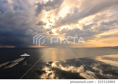 Sunset at Nanki Shirahama Beach 103318964