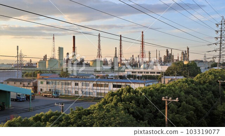 Sakai Senboku Rinkai Industrial Zone in the evening (Takaishi City and Sakai City, Osaka Prefecture) Video available 103319077