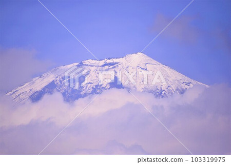 Mount Fuji summit 103319975