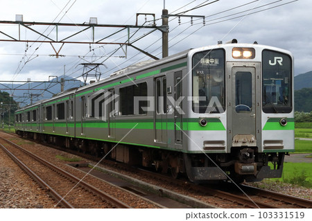 Joetsu Line E127 series (Echigo Nakazato ⇔ Nagaoka) in temporary operation during Nagaoka Fireworks Joetsu Line E127 series (Echigo Nakazato ⇔ Nagaoka) in temporary operation during Nagaoka Fireworks 103331519