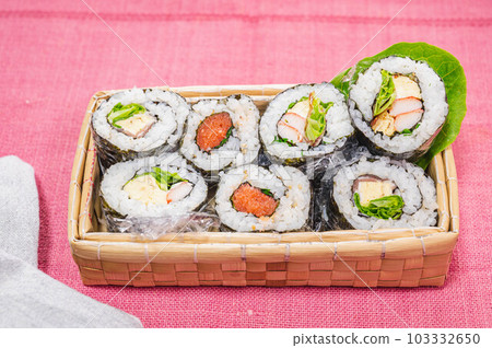 Bento rice cake 103332650