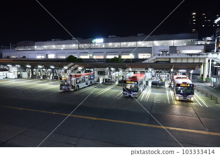 新潟 新潟市 新潟站萬代口巴士總站夜景 新潟 新潟市 新潟站萬代口巴士總站夜景 103333414