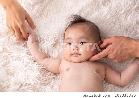 躺著的寶寶 103336359