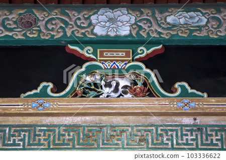 Nemuri-neko，日光東照宮迴廊中的建築裝飾雕塑 [國寶] 103336622