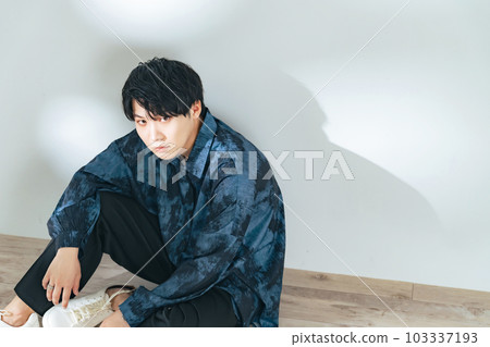 Men's fashion portraits, men's cosmetics, skin care Men's fashion portraits, men's cosmetics, skin care 103337193