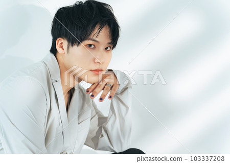 Men's fashion portraits, men's cosmetics, skin care Men's fashion portraits, men's cosmetics, skin care 103337208