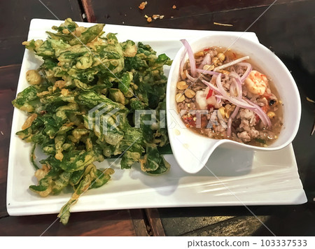 Crispy morning glory salad Crispy morning glory salad 103337533