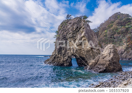 【靜岡縣】伊豆半島地質公園、浮島海岸柱狀節理岩 【靜岡縣】伊豆半島地質公園、浮島海岸柱狀節理岩 103337920