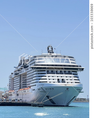 Luxurious cruise ship seen from near Naha Tomari fishing port 103338669