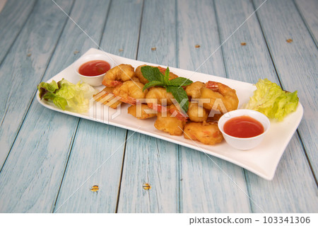 Recipe for shrimp fritters in sweet and sour sauce Recipe for shrimp fritters in sweet and sour sauce 103341306
