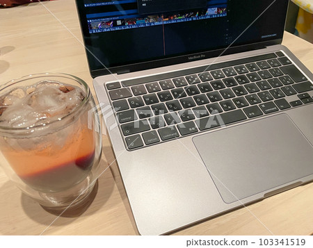 clean up the remaining work while having a drink 103341519