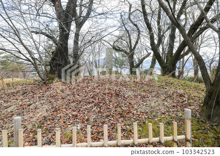 Nagano Prefecture Nagano City Winter Kawanakajima Ancient Battlefield Historical Park Kubizuka 103342523