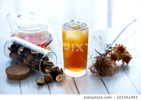 窗邊的冷冰茶 窗邊的冷冰茶 103342993