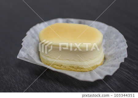 small cheese soufflé cake 2 103344351