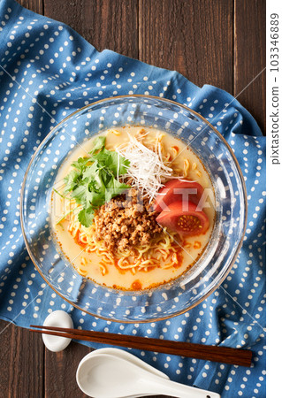 Cold noodles 103346889