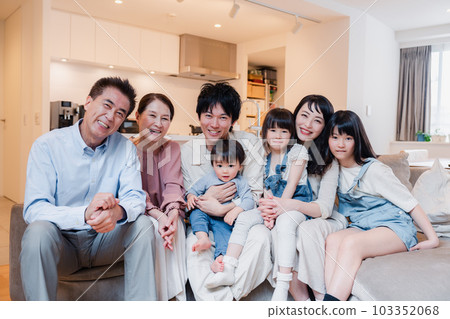 Three-generation family living happily with a smile Three-generation family living happily with a smile 103352068