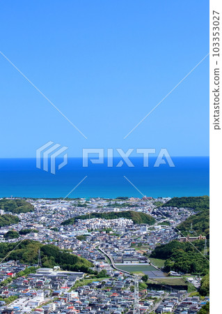 Mt. Washio: View of Tosa Bay from the summit of early summer (Kochi City, Kochi Prefecture) 103353027