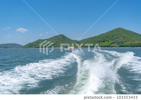 從船上看到的笠岡渡口的風景 從船上看到的笠岡渡口的風景 103353433
