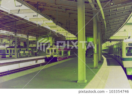 5000、1900、1900、3000、2600 系列於 1976 年 4 月 5 日在新百合丘排列 103354746