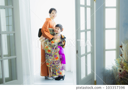 Parent and child kimono photo studio Shichigosan 103357396