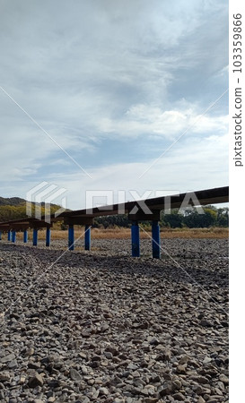 In Kochi Prefecture, there are many subsidence bridges without bridge railings. In Kochi Prefecture, there are many subsidence bridges without bridge railings. 103359866