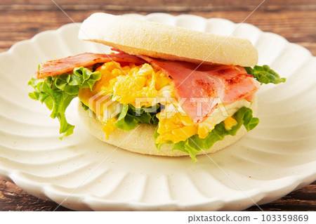 bacon egg fin sandwich bacon egg fin sandwich 103359869