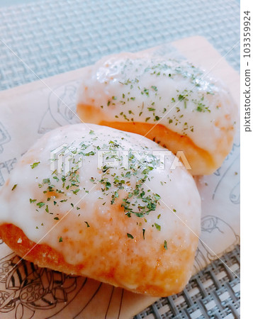 Cheese bread Cheese bread 103359924