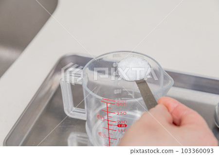 [Sugar to make the liquid seasoning for fried ravioli] 103360093