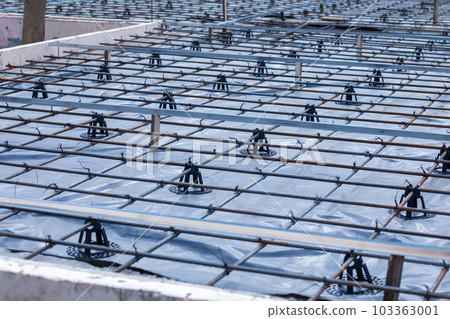 Reinforcing mesh for pouring concrete on film. Reinforcing mesh for pouring concrete on film. 103363001