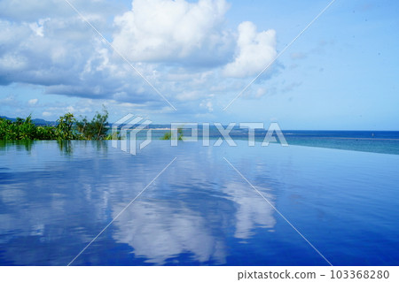 沖繩的宜野座海和無邊泳池 103368280