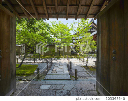 從第一門看到的大德寺大仙院 從第一門看到的大德寺大仙院 103368640