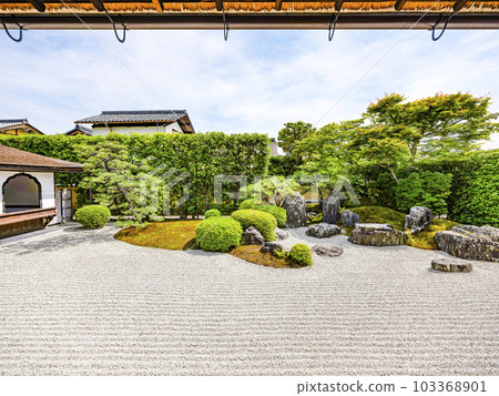 Daitokuji Korin-in Hojo front garden 103368901