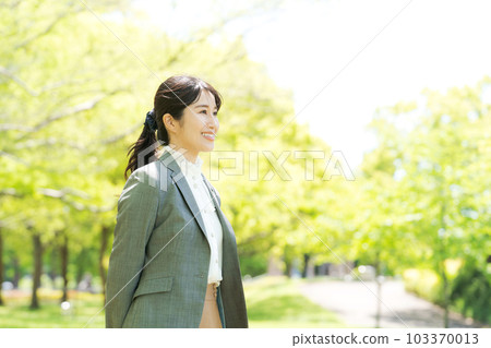 穿西裝的女人肖像 穿西裝的女人肖像 103370013