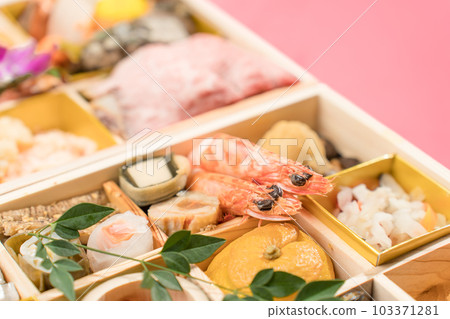 日本和西方御節料理雙層 103371281