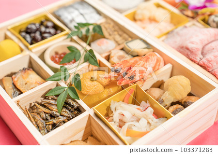 日本和西方御節料理雙層 103371283