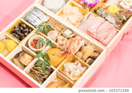 日本和西方御節料理雙層 日本和西方御節料理雙層 103371290