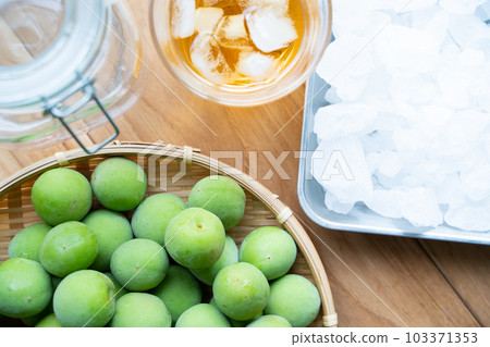 Ume work image 103371353