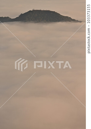 Mukouyama mountain range in autumn 103373155