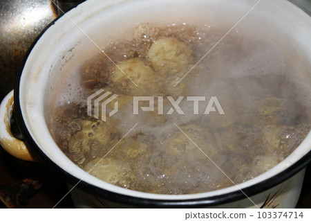 Boiled new potatoes mediterranean dish Boiled new potatoes mediterranean dish 103374714
