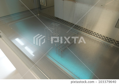 sterile operating table 103379640