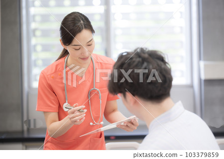 Where nurses provide insurance guidance for everyday life, such as company health checkups 103379859