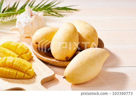 Thai fruit Mango, variety Nam Dokmai Sweet and delicious summer dessert 103380773