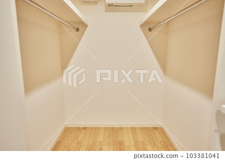 Walk-in closet house Walk-in closet house 103381041