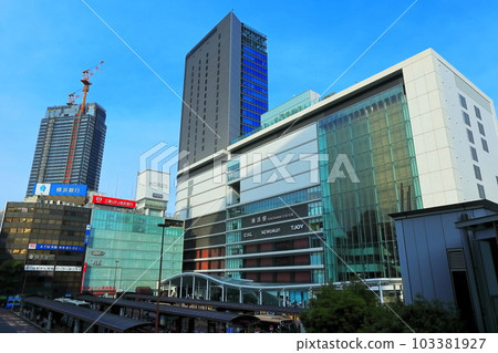 [神奈川縣]晴天的JR橫濱塔 103381927