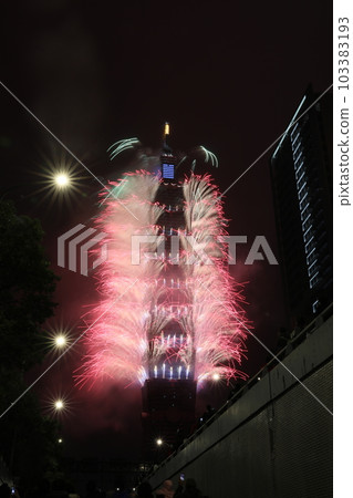 跨年 103383193