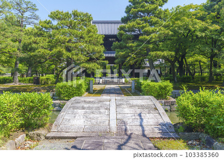 Kenninji Sanmon Gate (Boukanro)--Higashiyama Ward, Kyoto-- 103385360