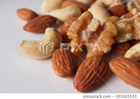 Mixed nuts 103385533