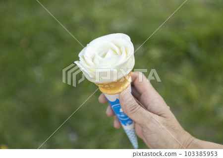 Nagasaki specialty "chirin chirin ice cream" Nagasaki specialty "chirin chirin ice cream" 103385953