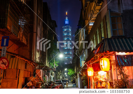 台灣台北市台北 101 和松仁路復古街景 台灣台北市台北 101 和松仁路復古街景 103388750