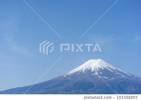藍天白雪的富士山 103388805